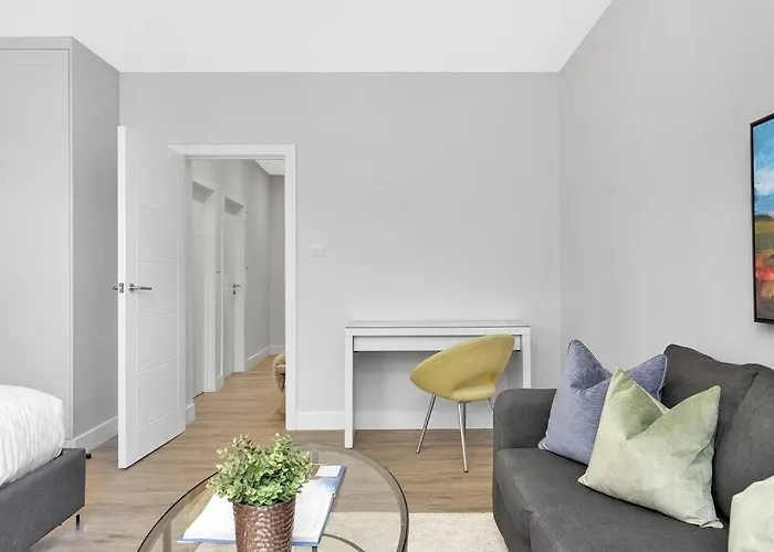 Stunning And Extremely Spacious 1Bed Flat In Tooting